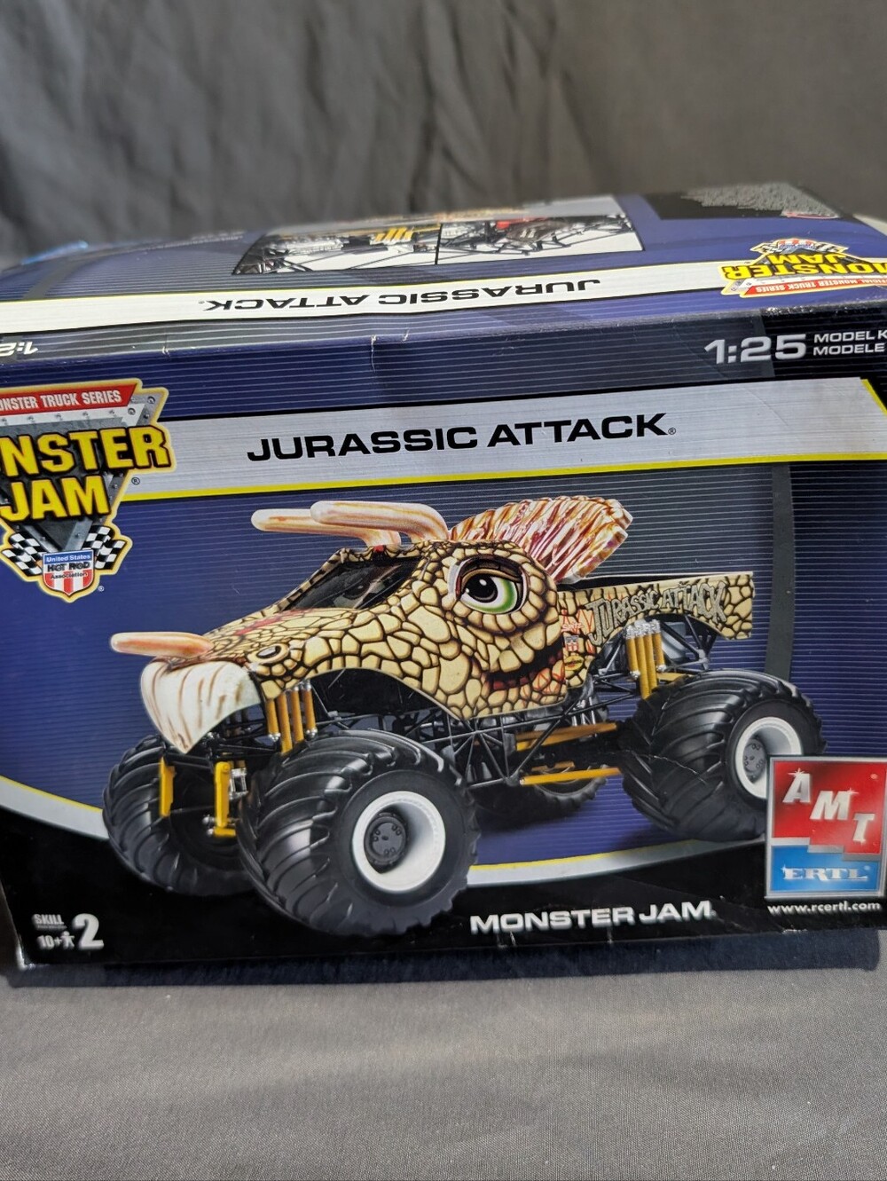 AMT/ ERTL Jurassic Attack Monster Jam Truck Model Kit 1:25 Sealed Bags 2004